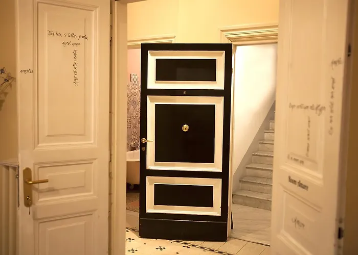 Hotel Experience *